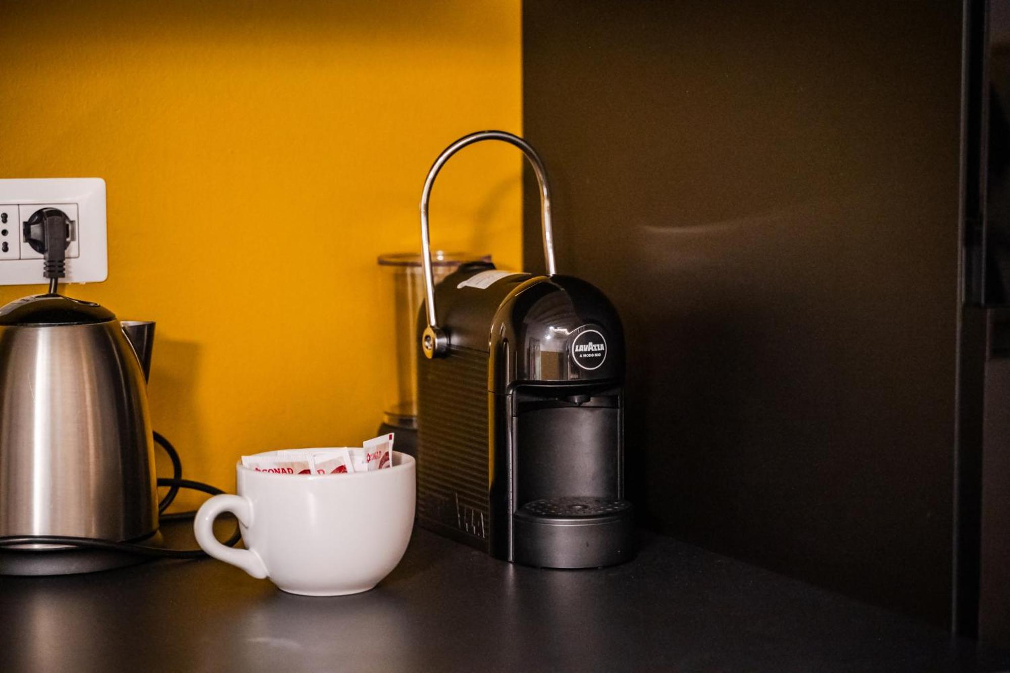 Riverwalk Al Castello Indipendent Apartments ヴェローナ エクステリア 写真