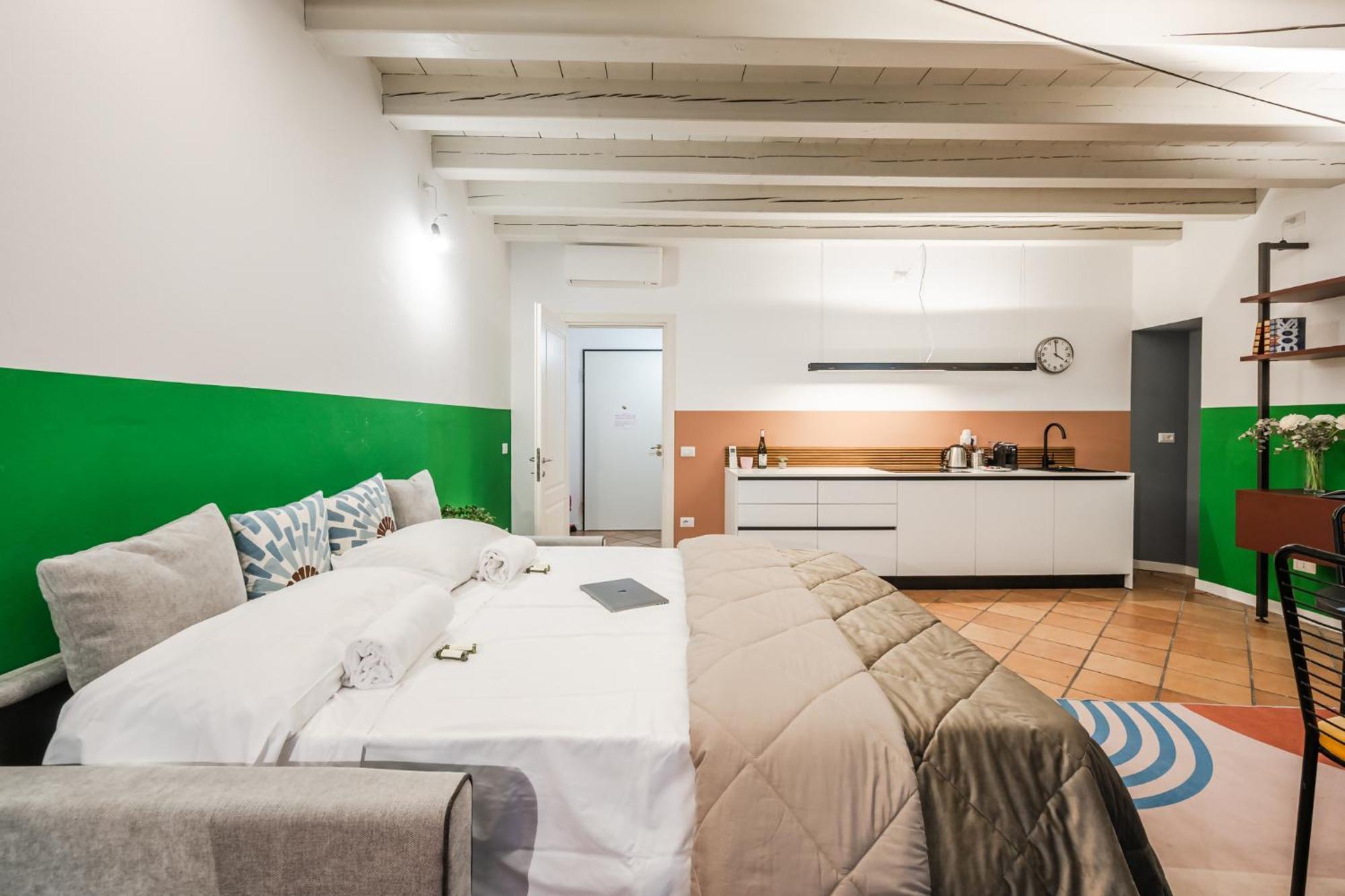 Riverwalk Al Castello Indipendent Apartments ヴェローナ エクステリア 写真