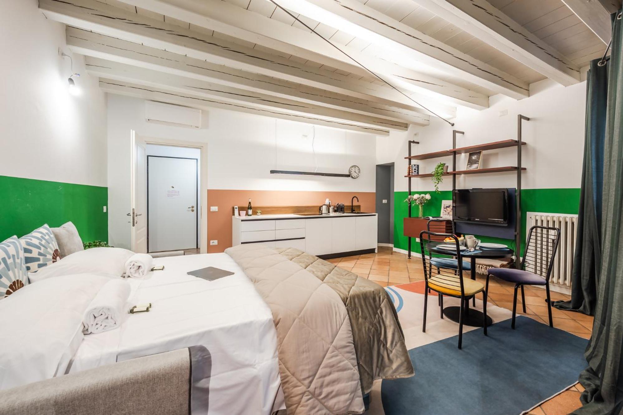 Riverwalk Al Castello Indipendent Apartments ヴェローナ エクステリア 写真